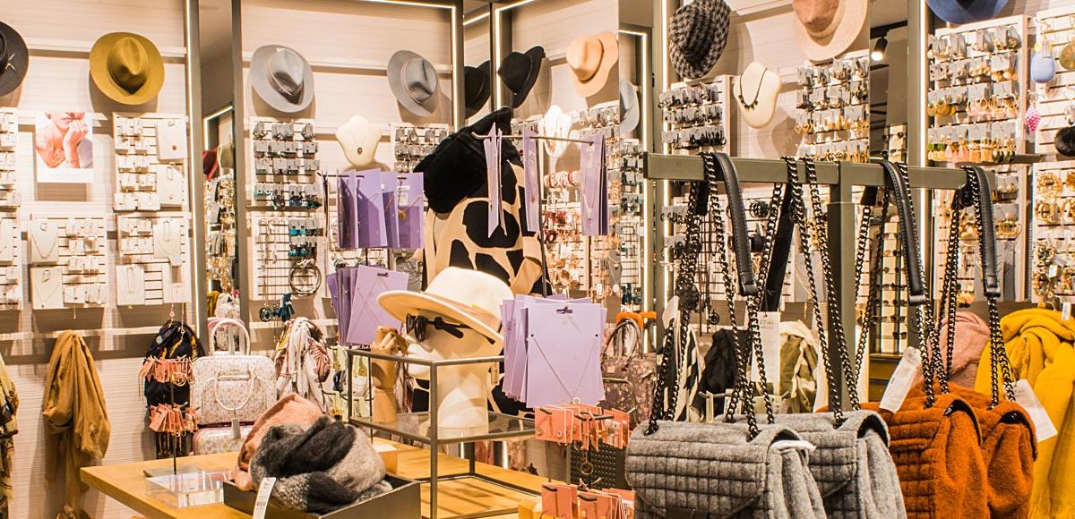 Generic fashion accessories display