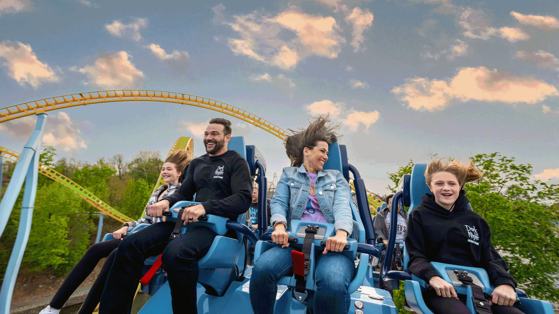 scenes-of-hersheypark-happy-and-hersheypark-halloween.gif