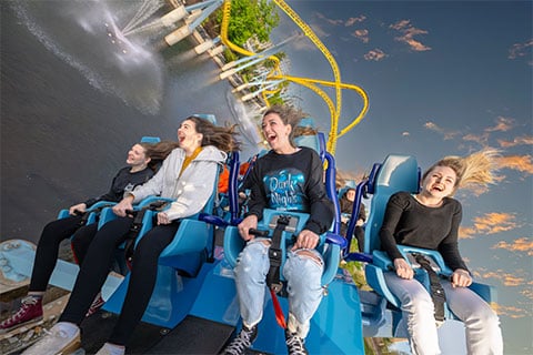 teenage-girls-on-skyrush_v001.jpg