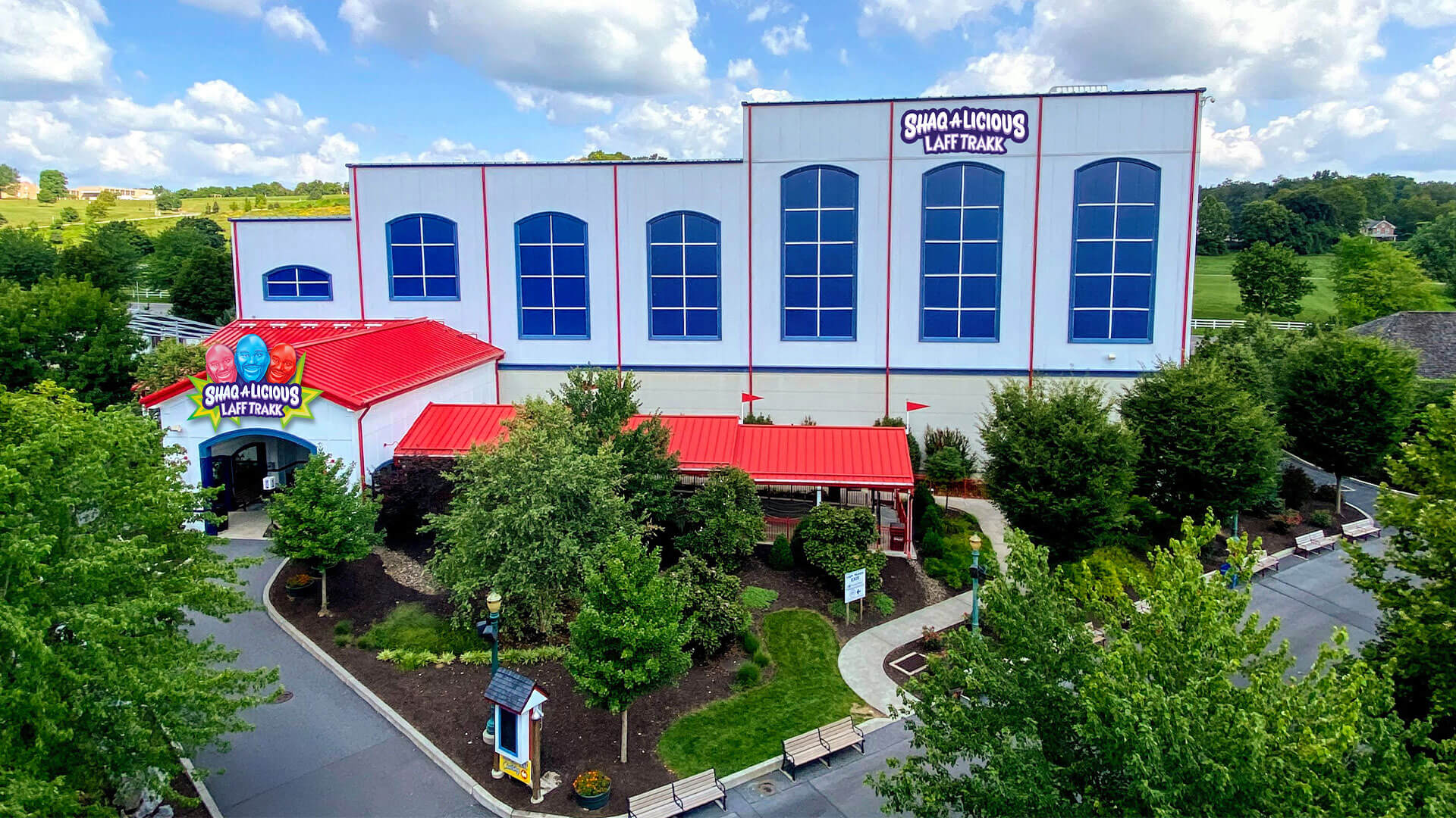 shaq-laff-trakk-building-hersheypark.jpg