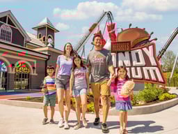 general_plaza_chocolatetown.jpg
