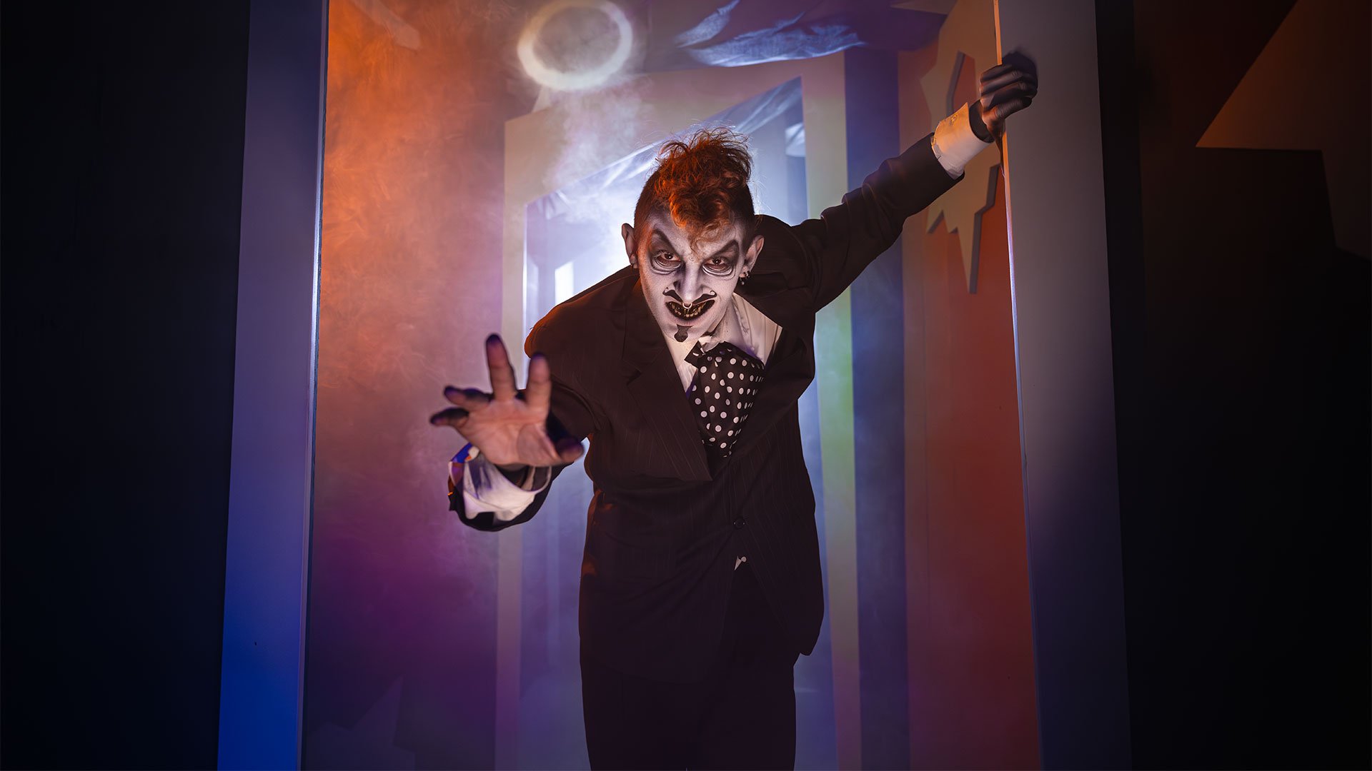 hypnotist-during-dark-nights-hersheypark.jpg