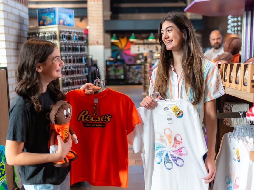 23.HP.Retail.Supply-Co.Sisters-Shopping.jpg