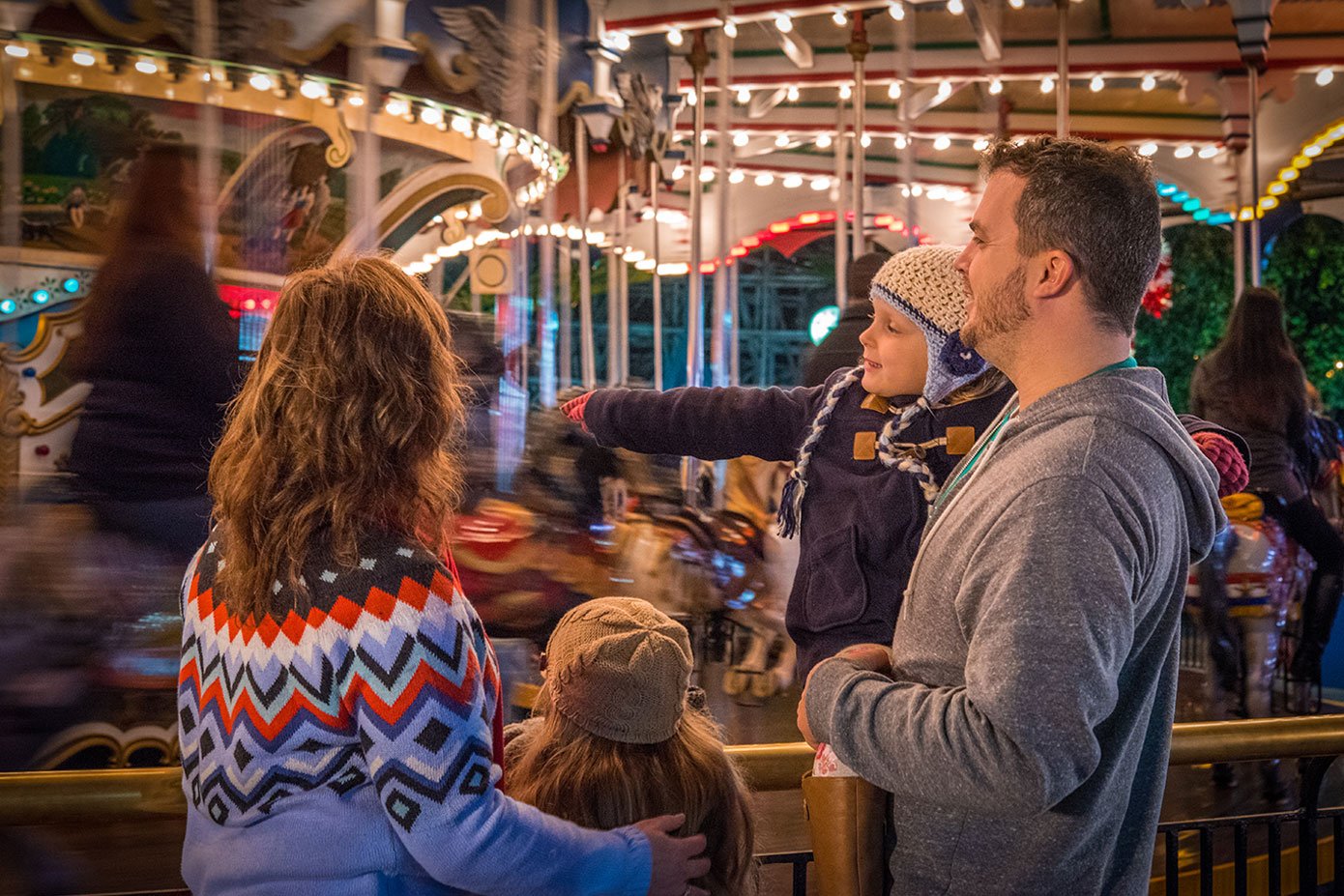 child-pointing-at-carousel-hersheypark-christmas-candylane.jpg