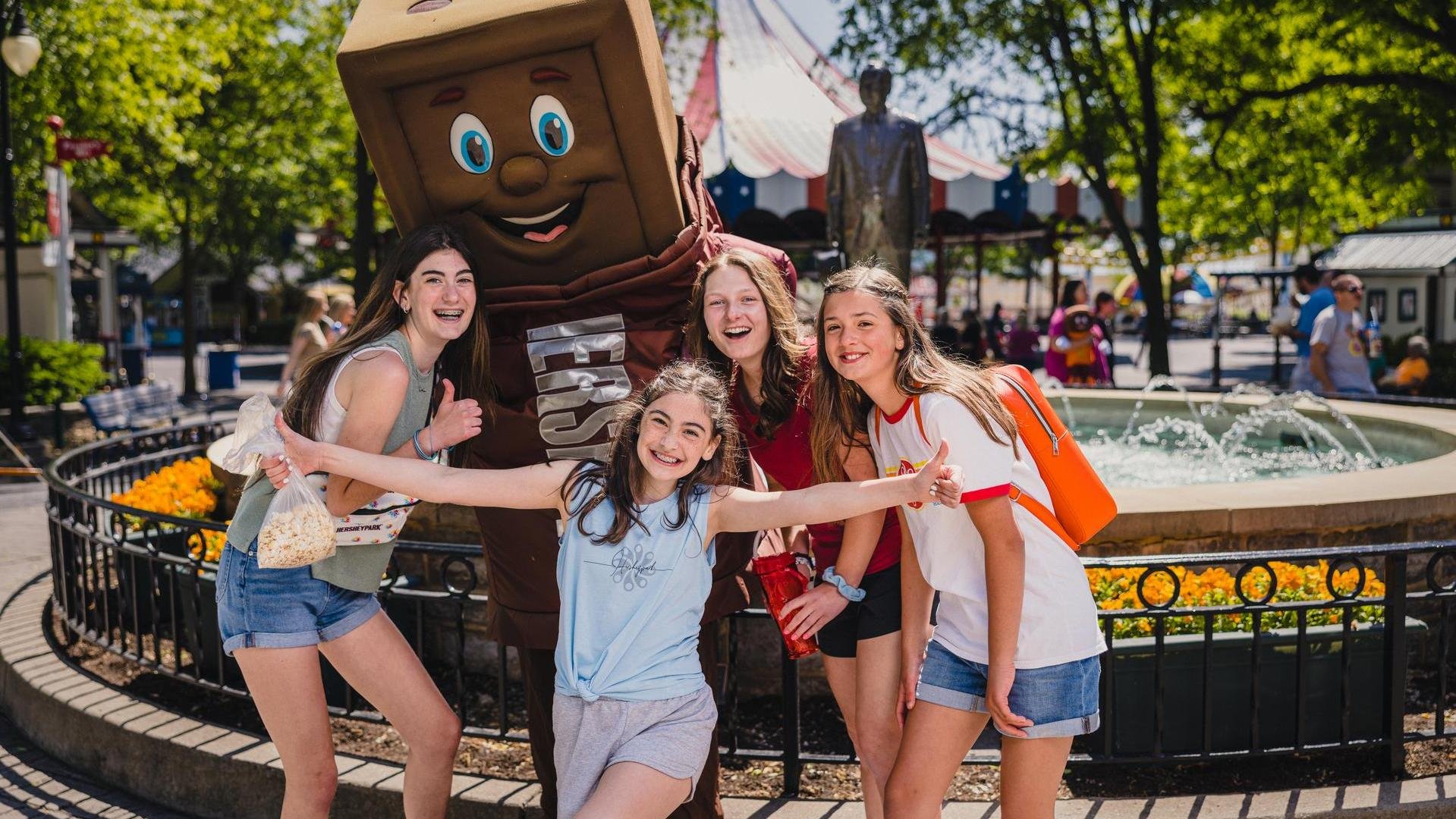 three_girls_posing_hershey.jpg