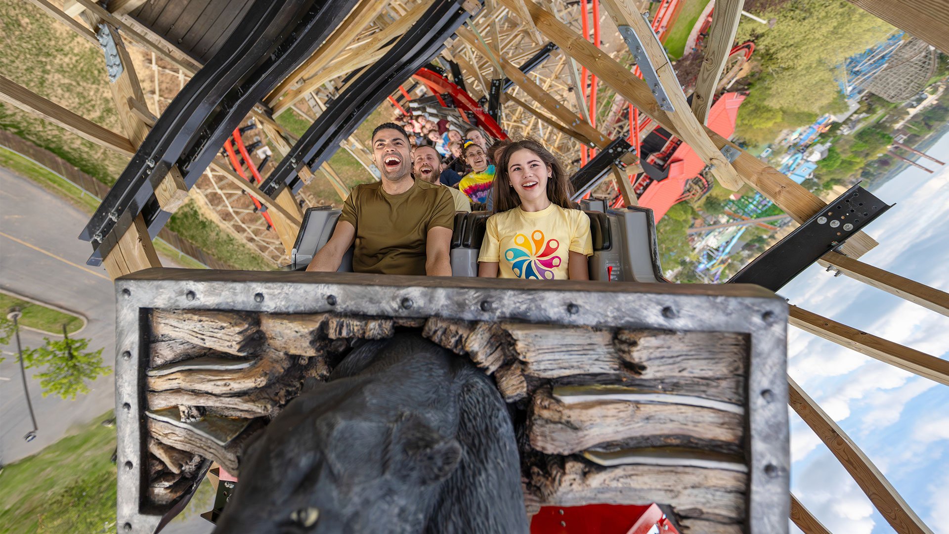 guests-riding-wildcats-revenge-at-hersheypark_v001.jpg