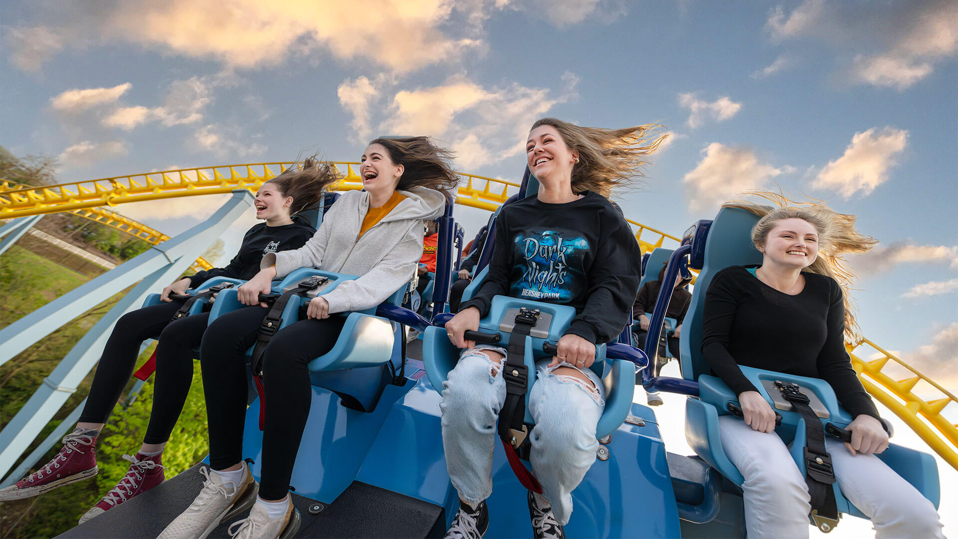 teens-on-skyrush-hersheypark-dark-nights.jpg