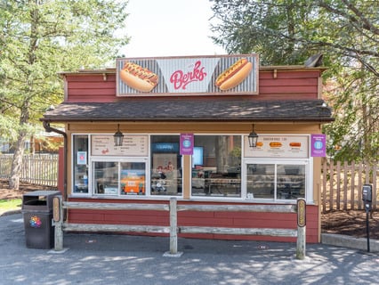 Berks_Food_stand_Hersheypark.jpg