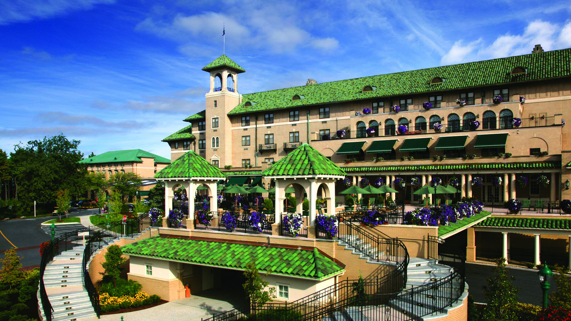 front-of-the-hotel-hershey.jpg