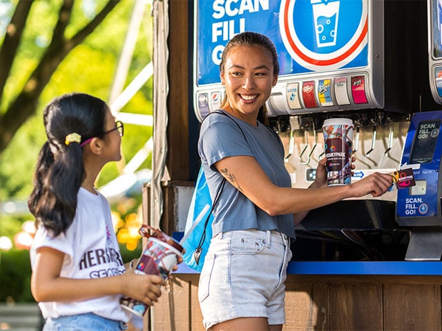 mother-and-daughter-at-drink-refill-station-hersheypark.jpg