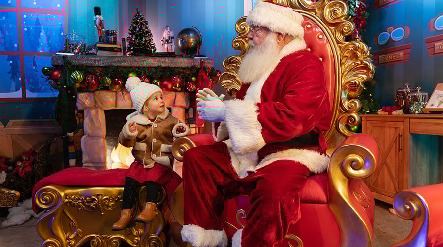 santa-with-small-child-hersheypark.jpg