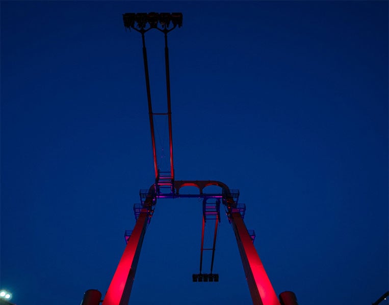 twizzlers-twisted-gravity-night-view-social.jpg