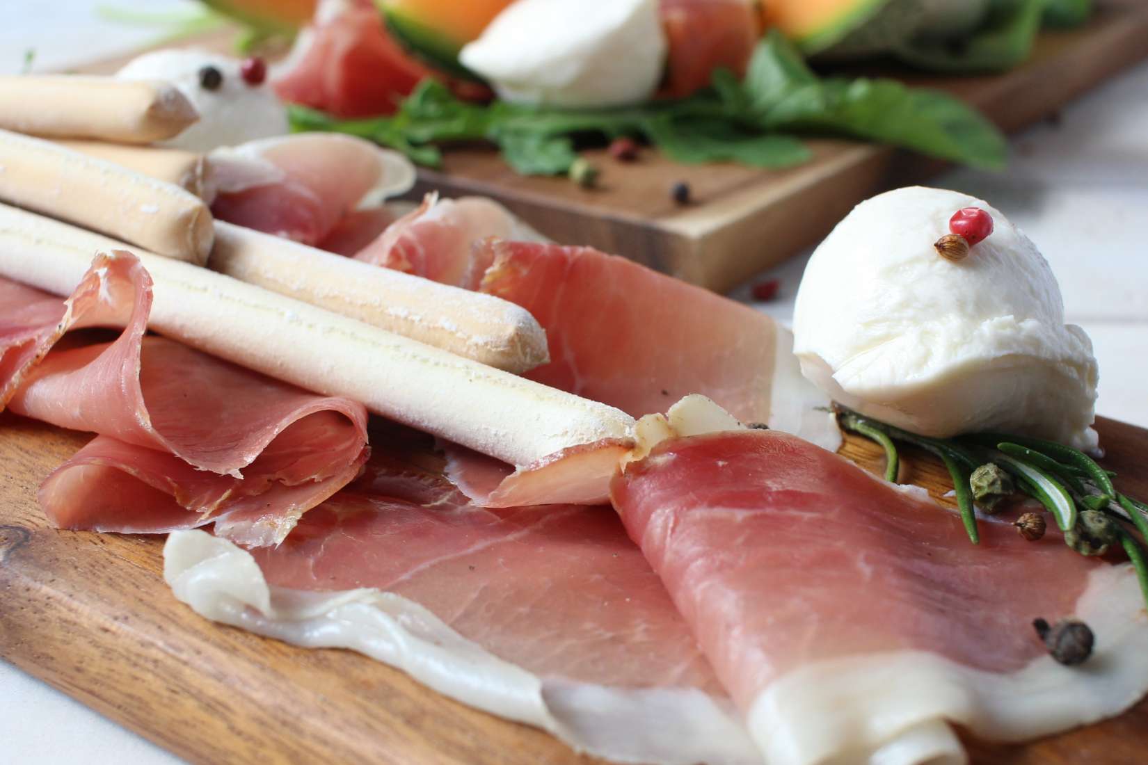 Fresh mozzarella with prosciutto.