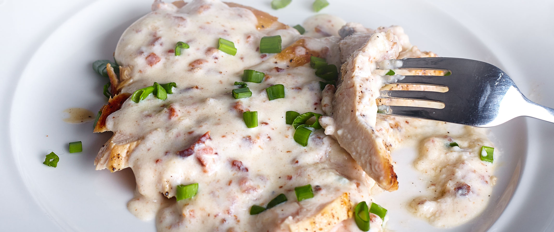 Hero - Full Width/performancefoodservice-Recipes-ChickenOnionMustardSauce-heroFull