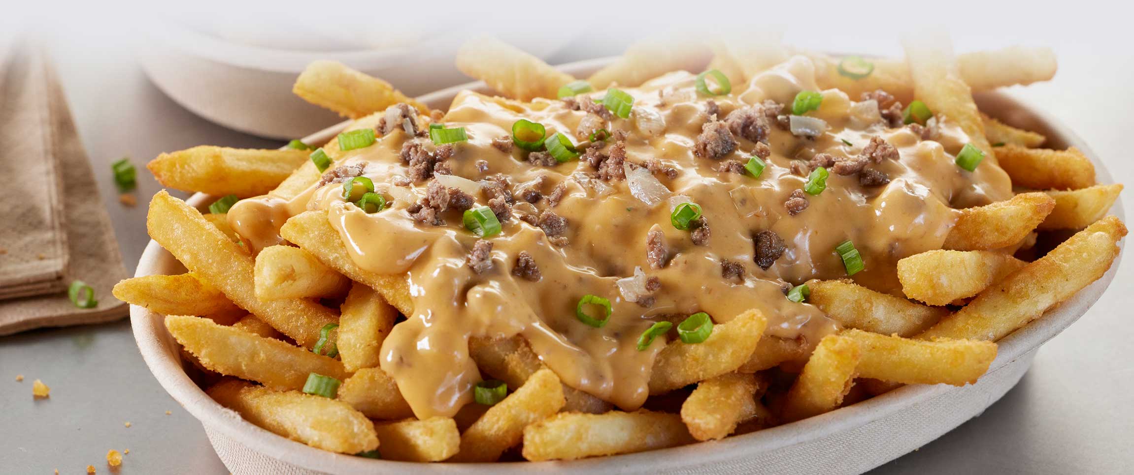 Hero - Full Width/performancefoodservice-recipes-CheeseburgerFries-herofull