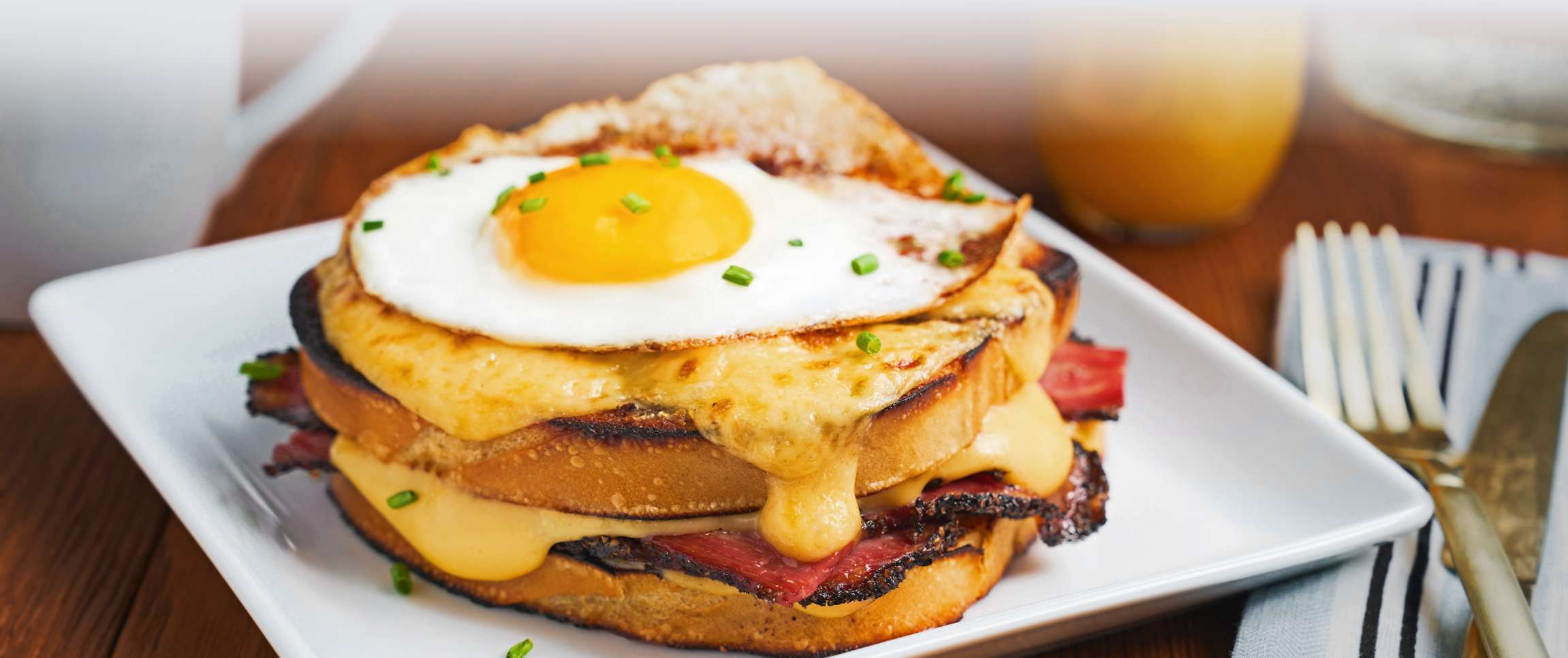 Hero - Full Width/Performancefoodservice-Recipes-Pastrami_Croque_Madame-herofull