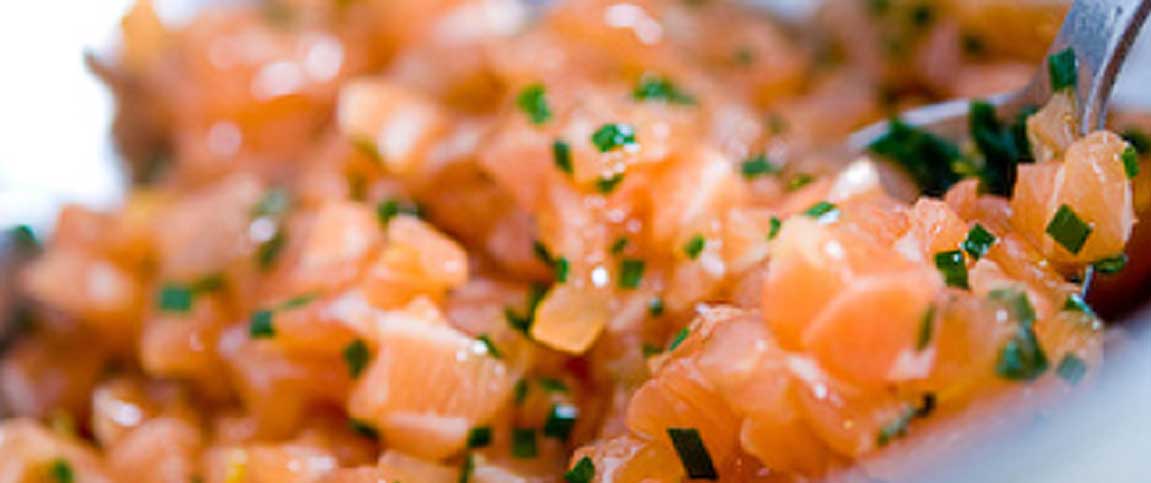 Hero - Full Width/performancefoodservice-Recipes-SALMON_PINEAPPLE_TARTAR-heroFull