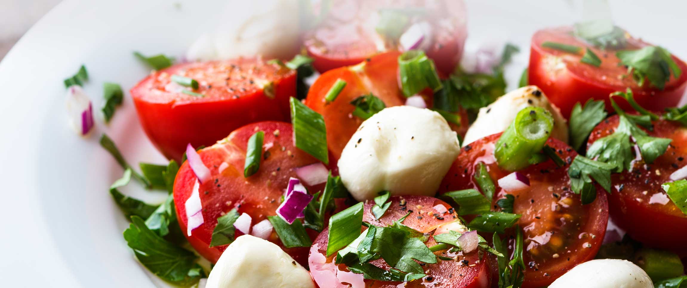 Hero - Full Width/performancefoodservice-Recipe-Roma-Ciliegine-Caprese-HeroFull