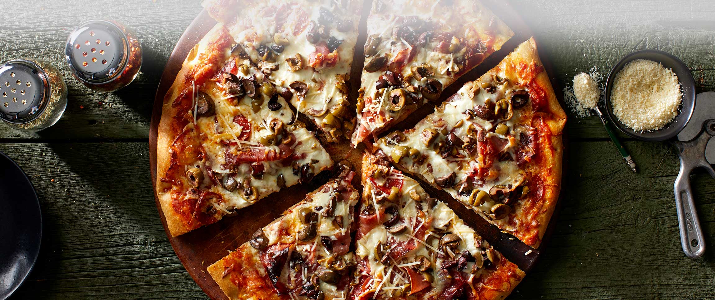 Hero - Full Width/performancefoodservie-DishRecipes-MuffulettaPizza-HeroFull