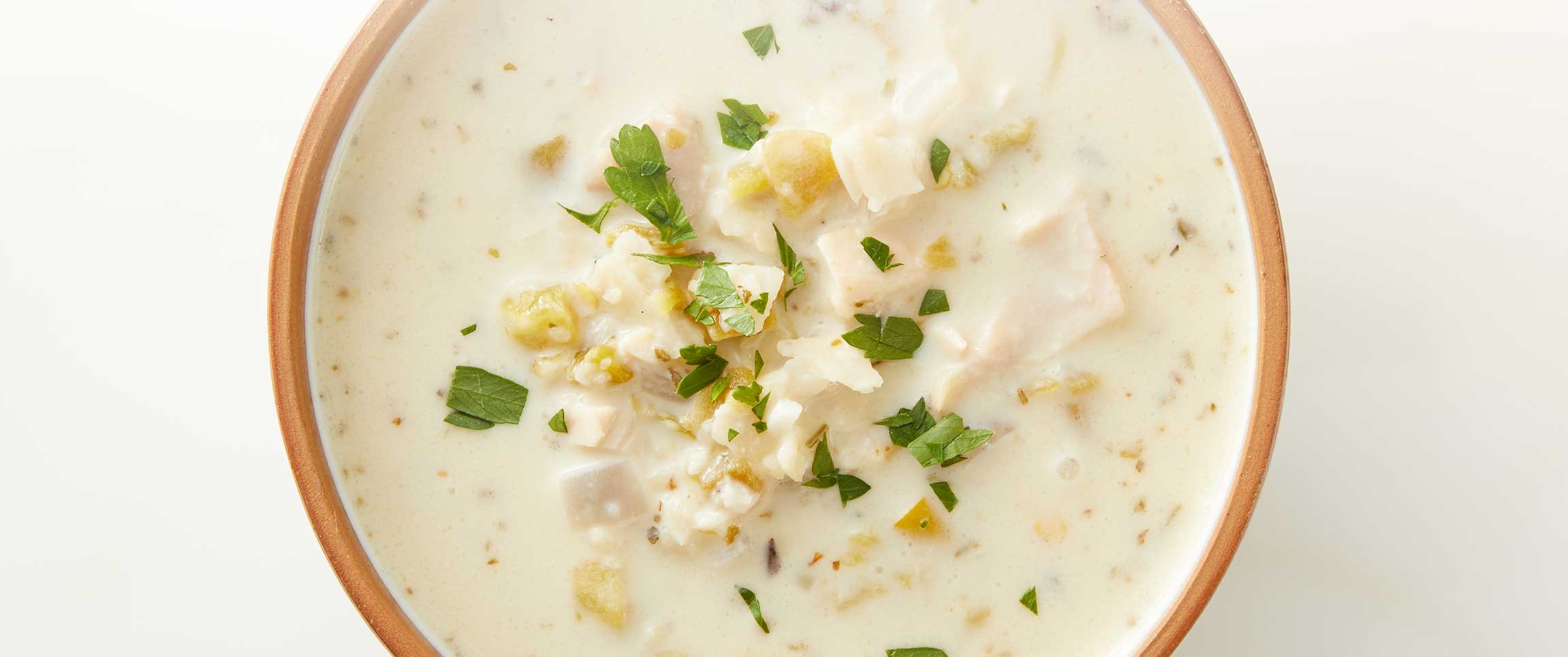 Hero - Full Width/performancefoodservice-Recipes-ChickenVerdeTortillaSoup-heroFull