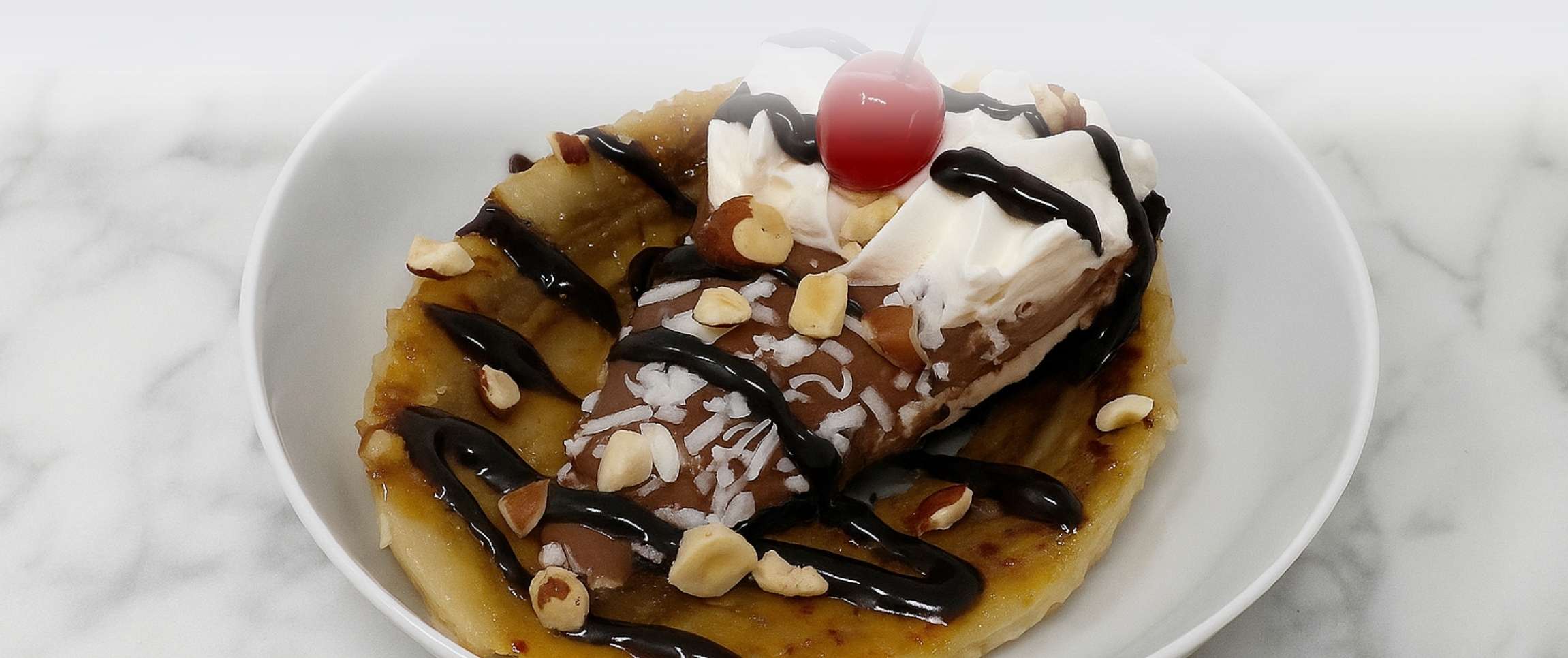 Hero - Full Width/performancefoodservice-Recipes-Banana_Split_Pie-herofull