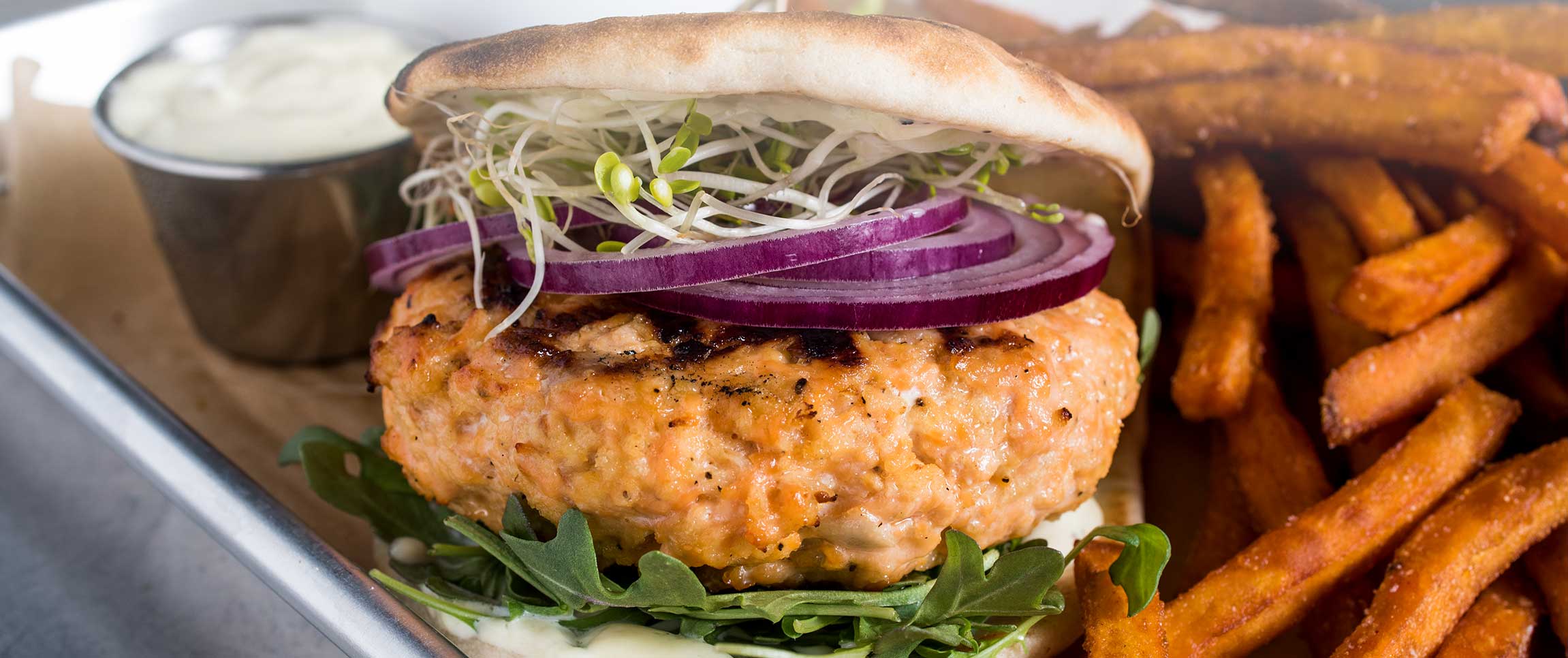 Hero - Full Width/performancefoodservice-recipes-SalmonBurger-Herofull