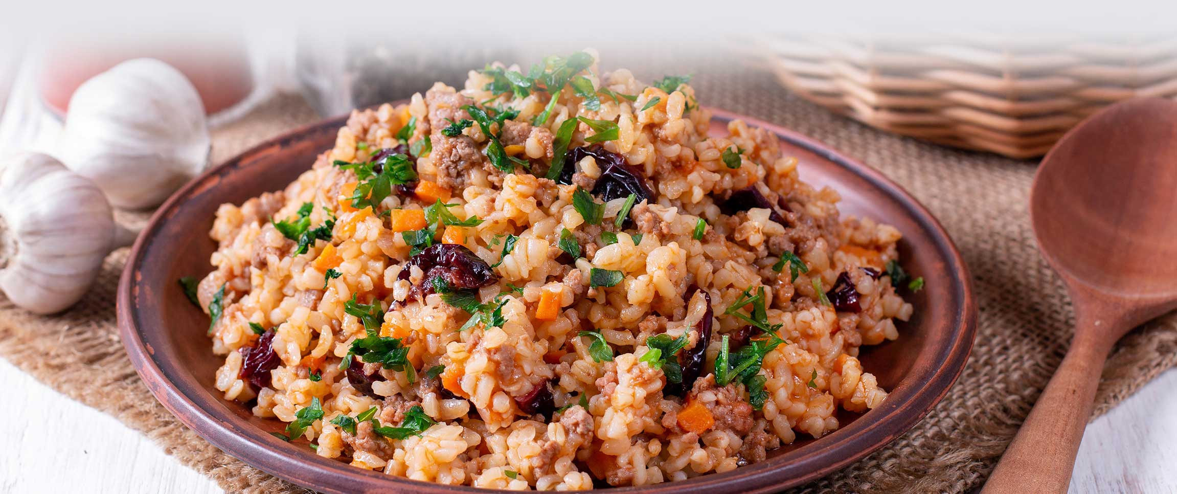 Hero - Full Width/performancefoodservice-recipes-Quinoa_Salad-herofull