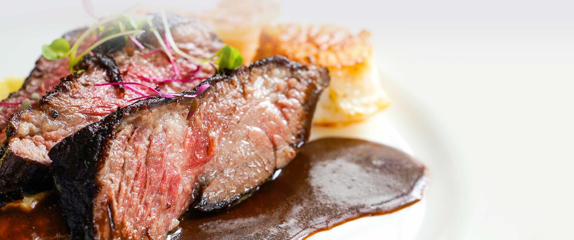 Hero - Full Width/performancefoodservie-DishRecipes-BarbecuedVealShortRibs-HeroFull