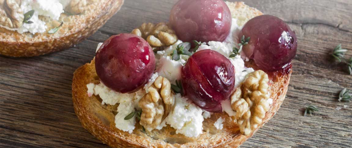 Hero - Full Width/performancefoodservice-Recipes-GRAPE_BRUSCHETTA-heroFull