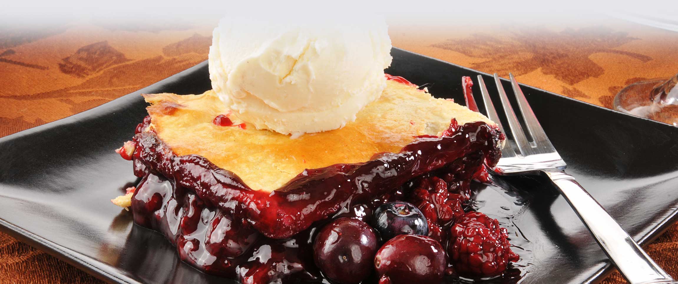 Hero - Full Width/performancefoodservice-recipes-FruitCobbler-herofull