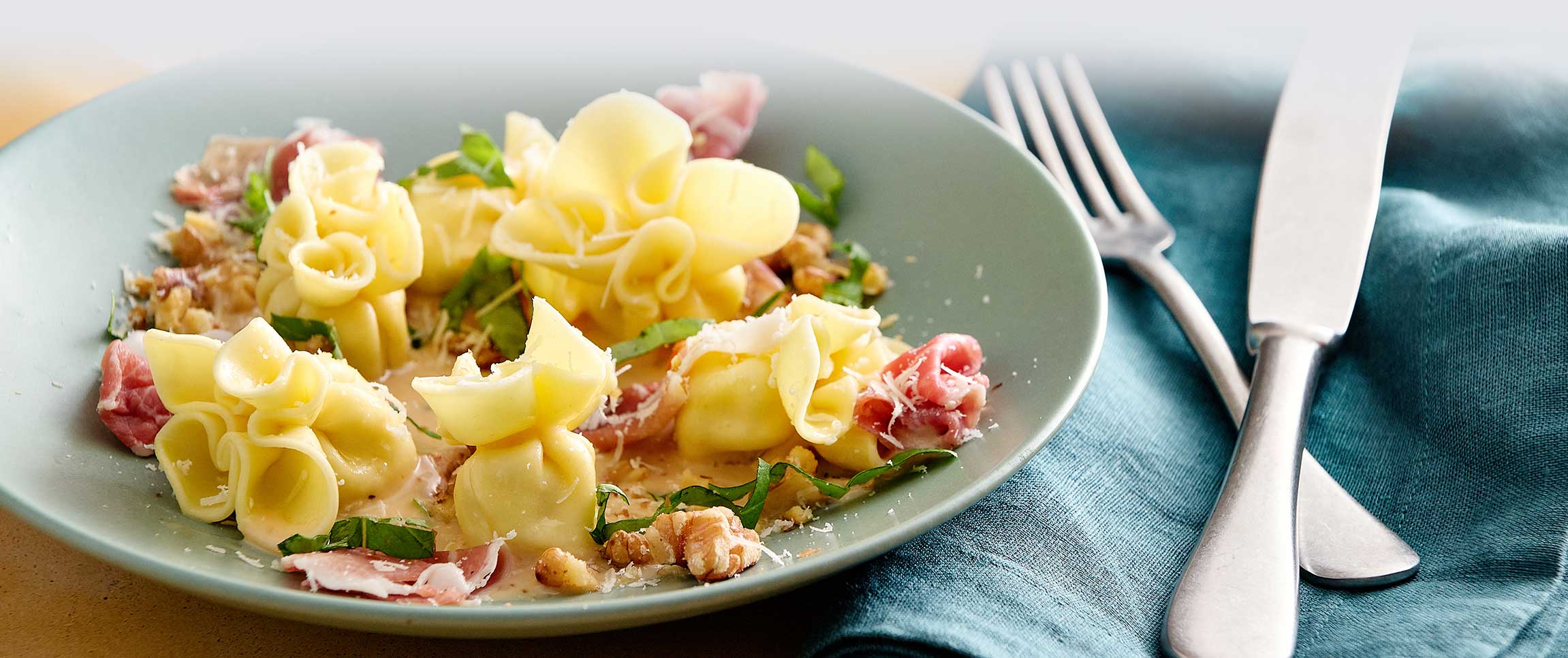 Hero - Full Width/Performancefoodservice-DISHRecipes-Sacchetti-herofull