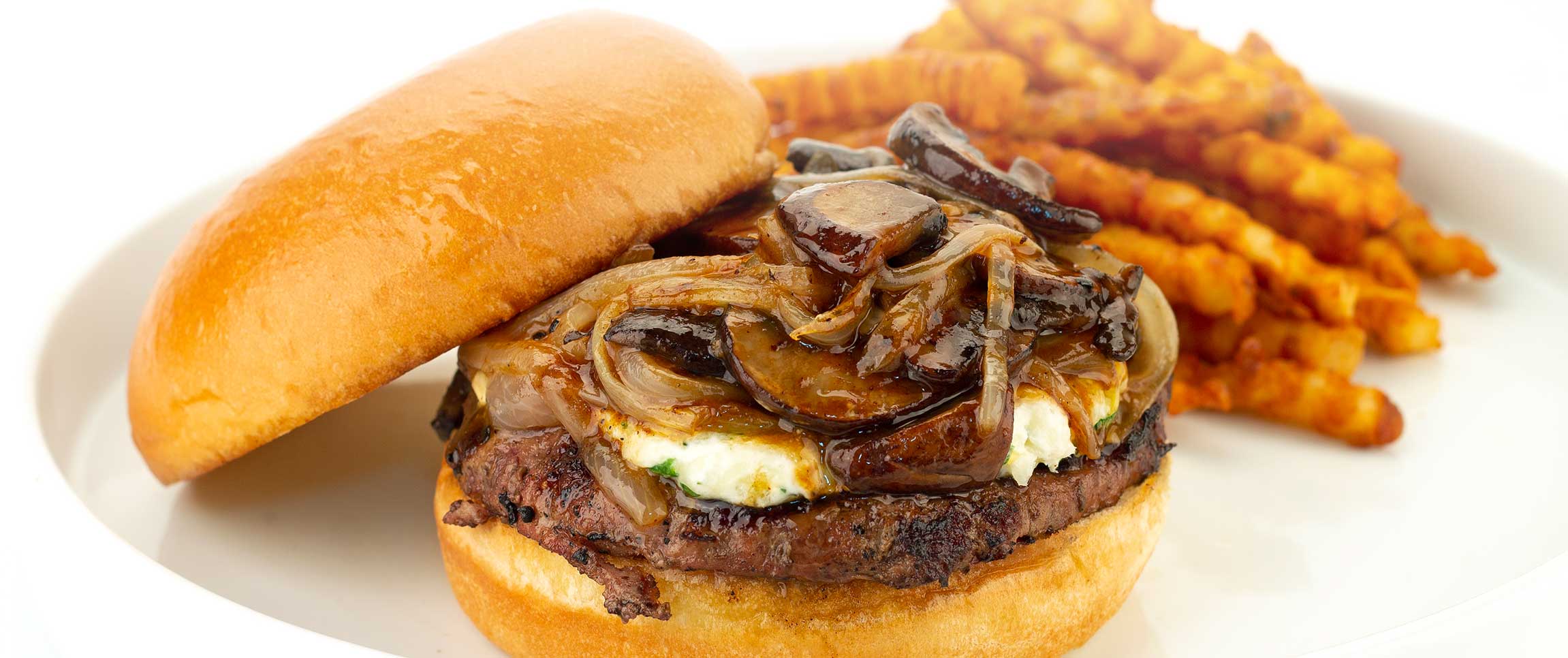 Hero - Full Width/performancefoodservice-Recipes-StroganoffBurger-HeroFull