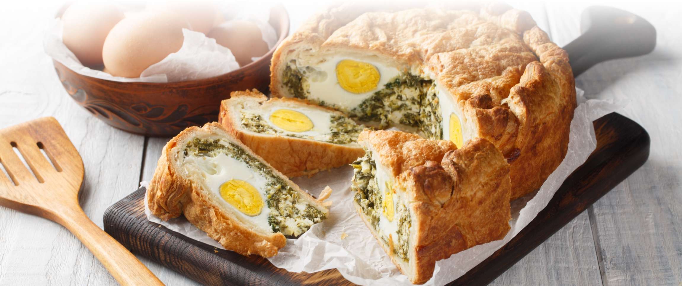 Articles/Performancefoodservice-GetInspired-Egg_Em_On-herofull
