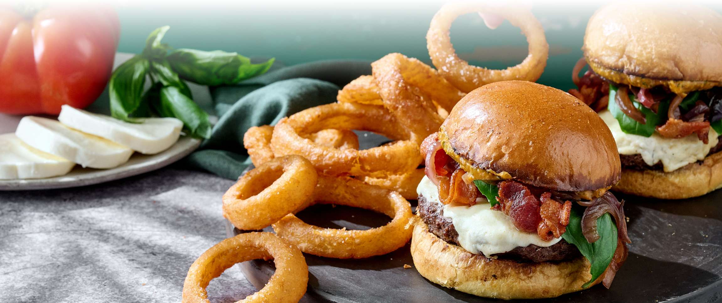 Hero - Full Width/Performancefoodservice-DISHRecipes-Caprese_Burger-herofull