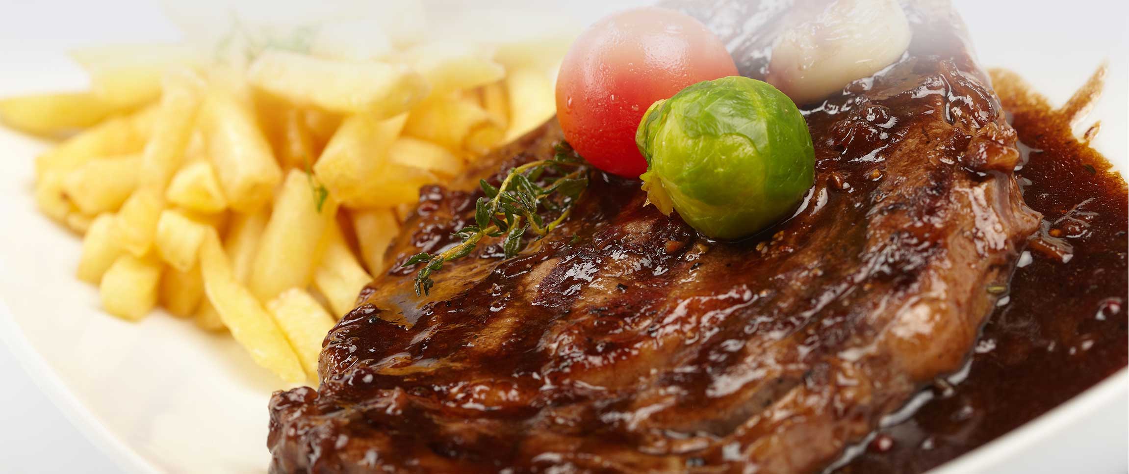 Hero - Full Width/performancefoodservice-Recipe-RibeyeWHuntersSauce-HeroFull