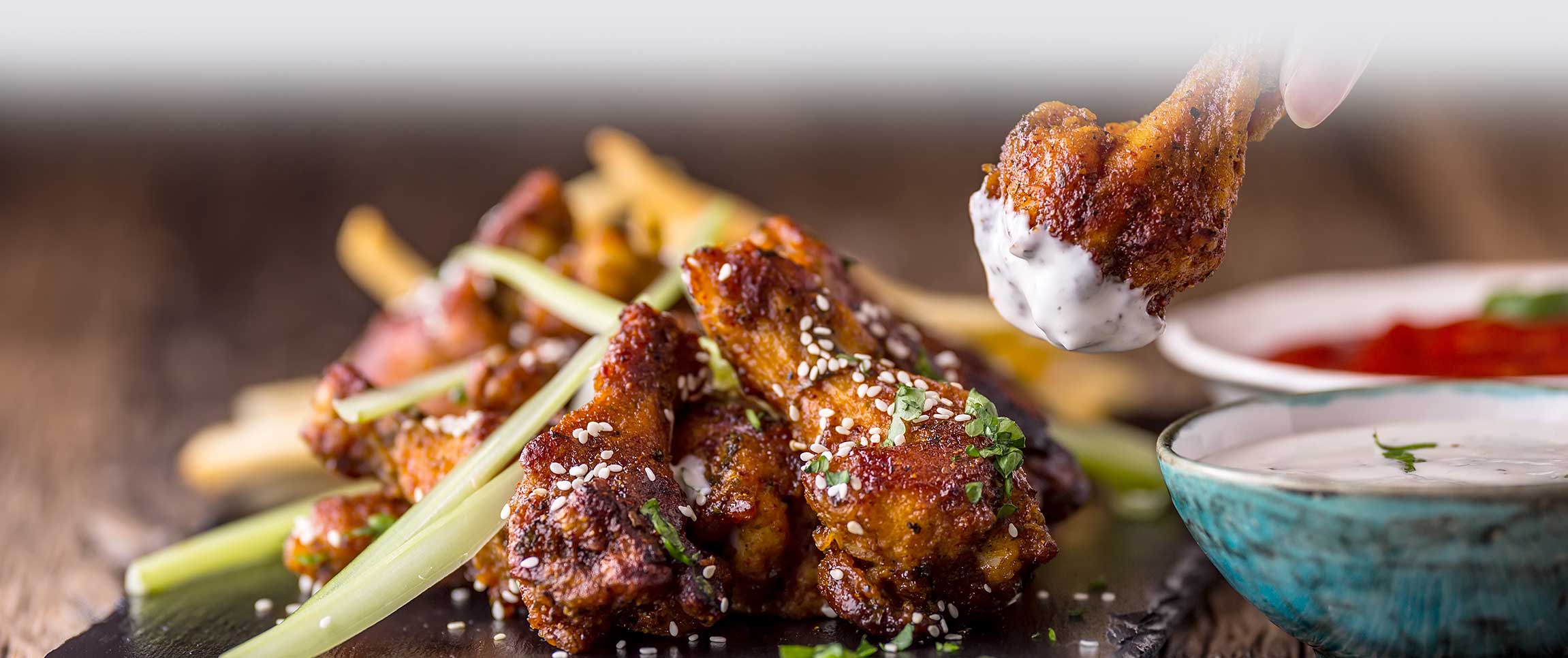 Articles/performancefoodservice-GetInspired-WinWithWings-herofull