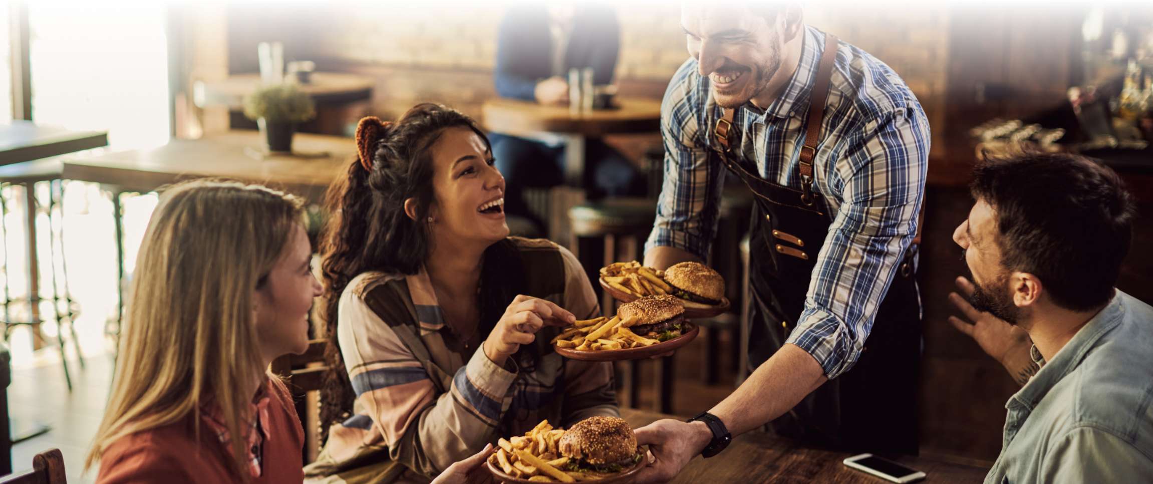 Articles/performancefoodservice-GetInspired-Staffing_In_Bloom-herofull