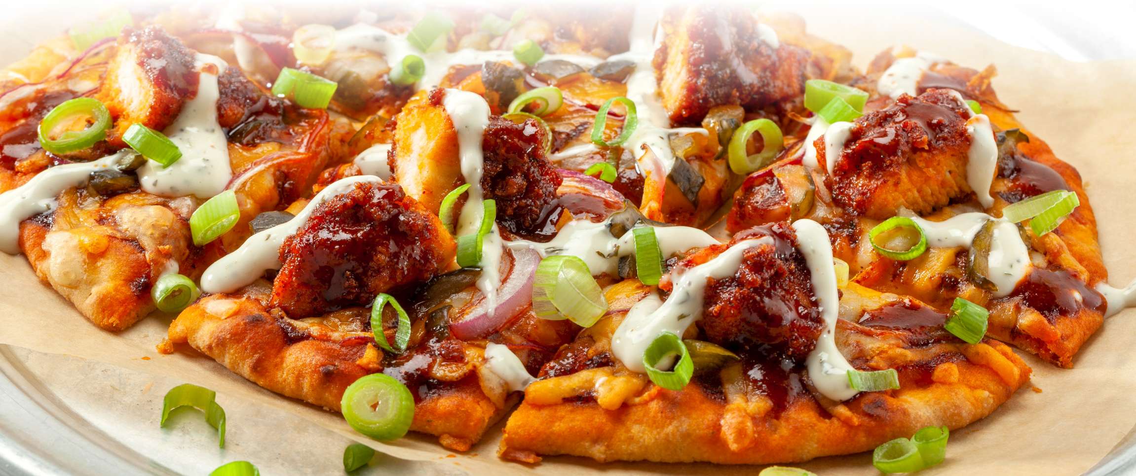 Hero - Full Width/Performancefoodservice-recipes-NashvilleHotChickenFlatbread-herofull