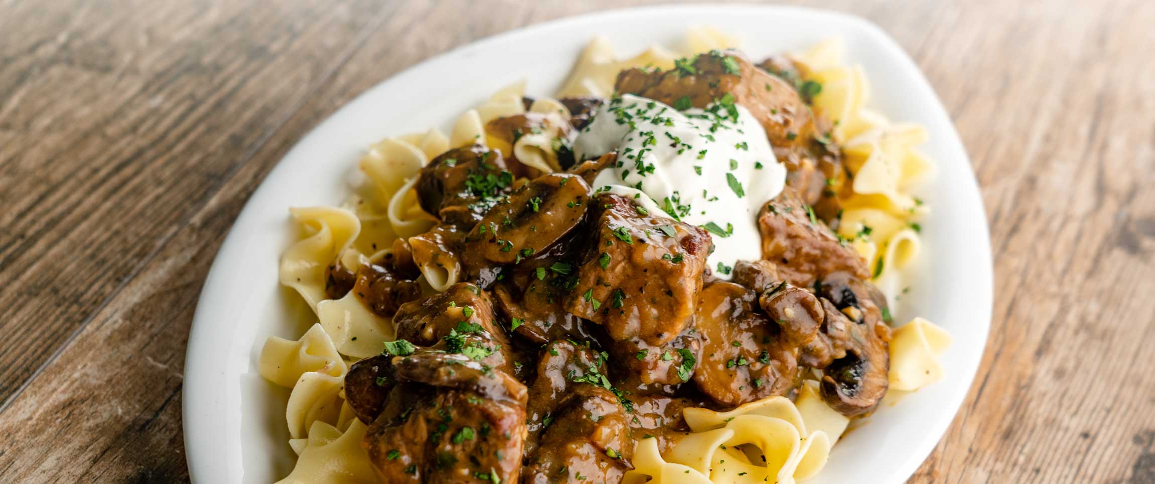 Hero - Full Width/performancefoodservice-Recipes-BeefStroganoff-heroFull