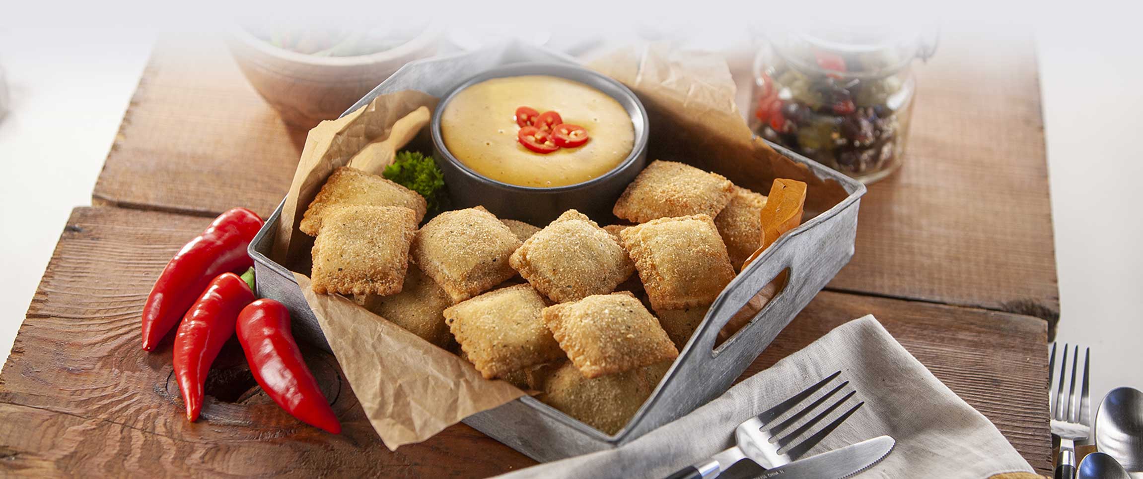 Hero - Full Width/performancefoodservice-recipes-ToastedRavBeerCheeseDip-herofull
