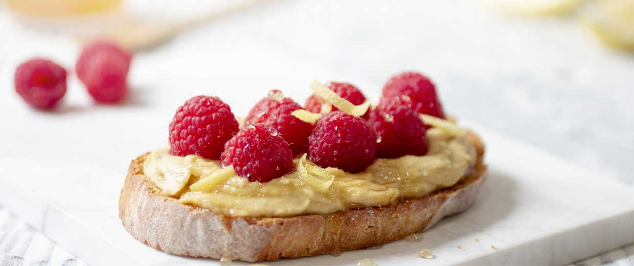 Hero - Full Width/performancefoodservice-Recipes-LemonHummusToast-heroFull