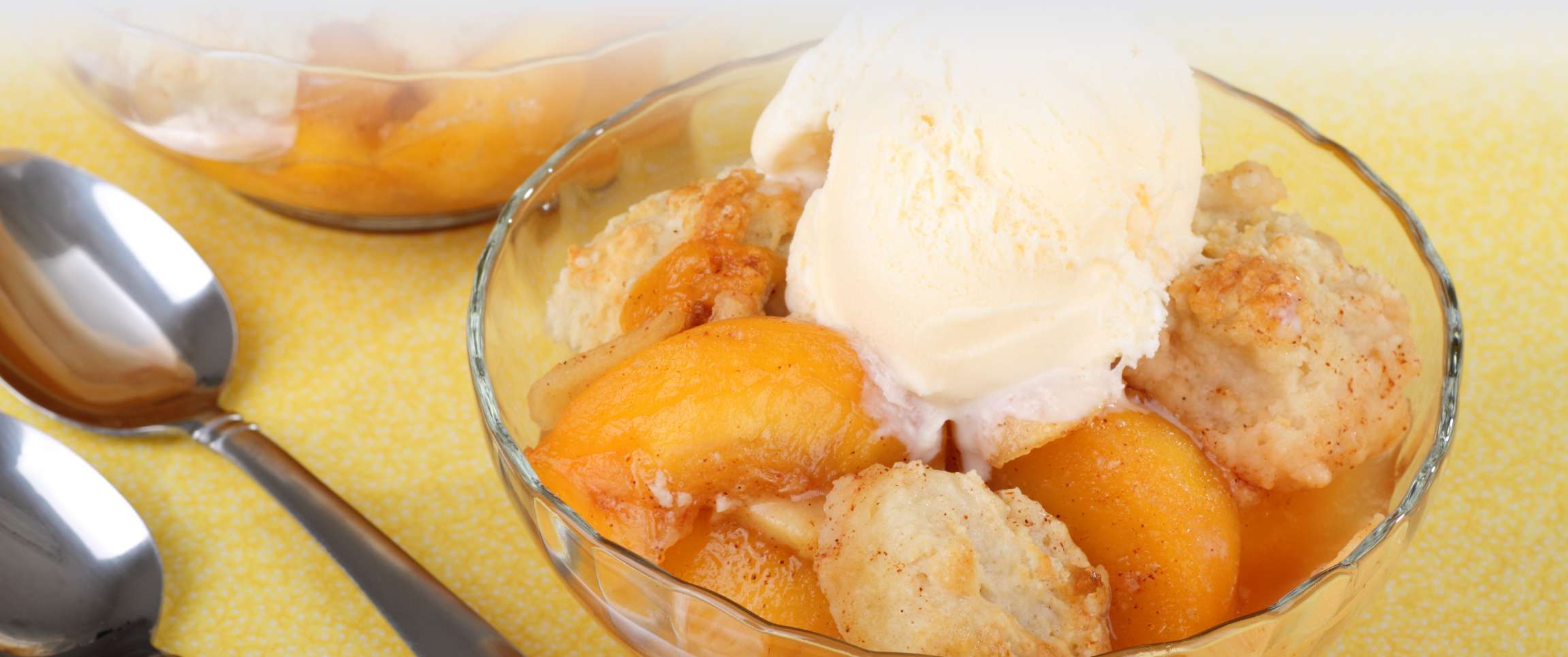 Hero - Full Width/Performancefoodservice-Recipes-Mini_Peach_Cobblers-herofull