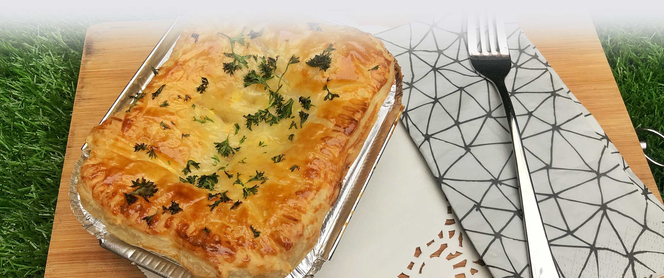 Hero - Full Width/performancefoodservice-recipes-FettuccineAlfredoPie-herofull