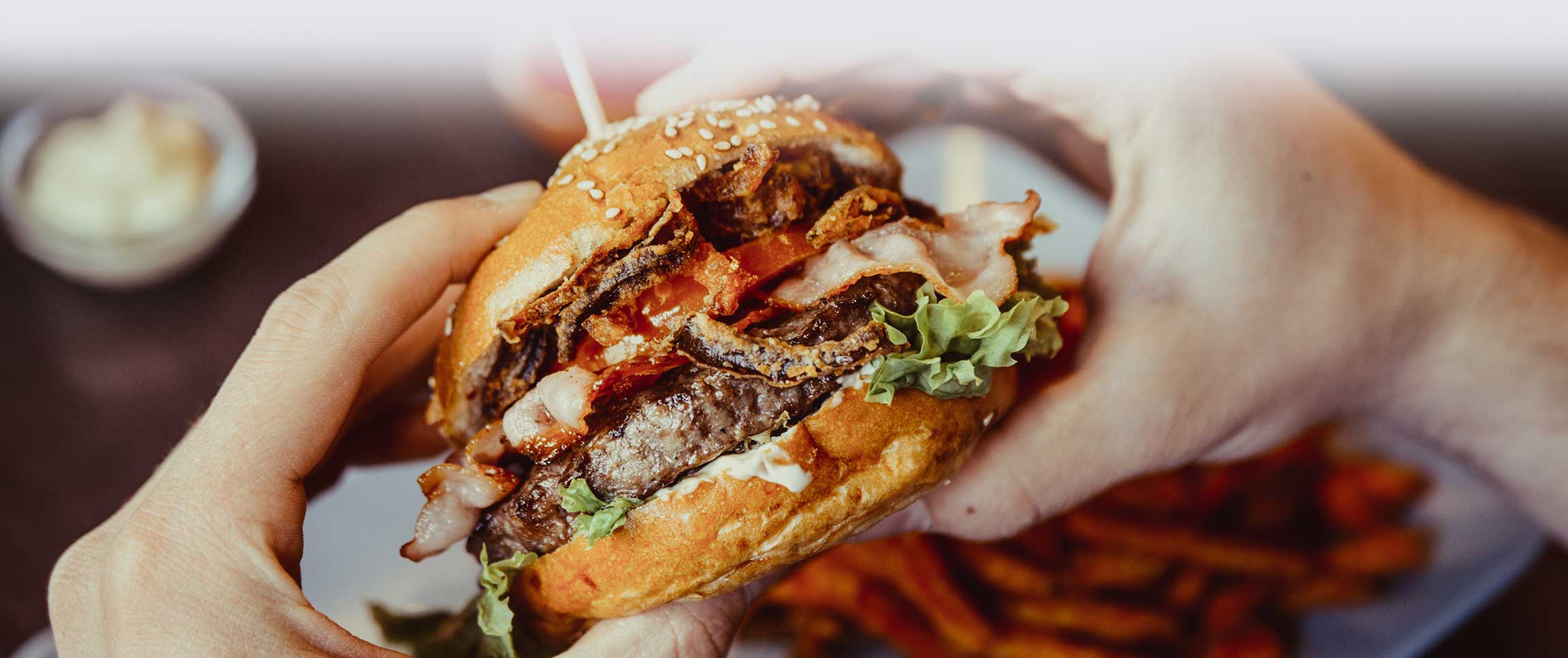 Articles/performancefoodservice-GetInspired-BurgerBoosters-herofull