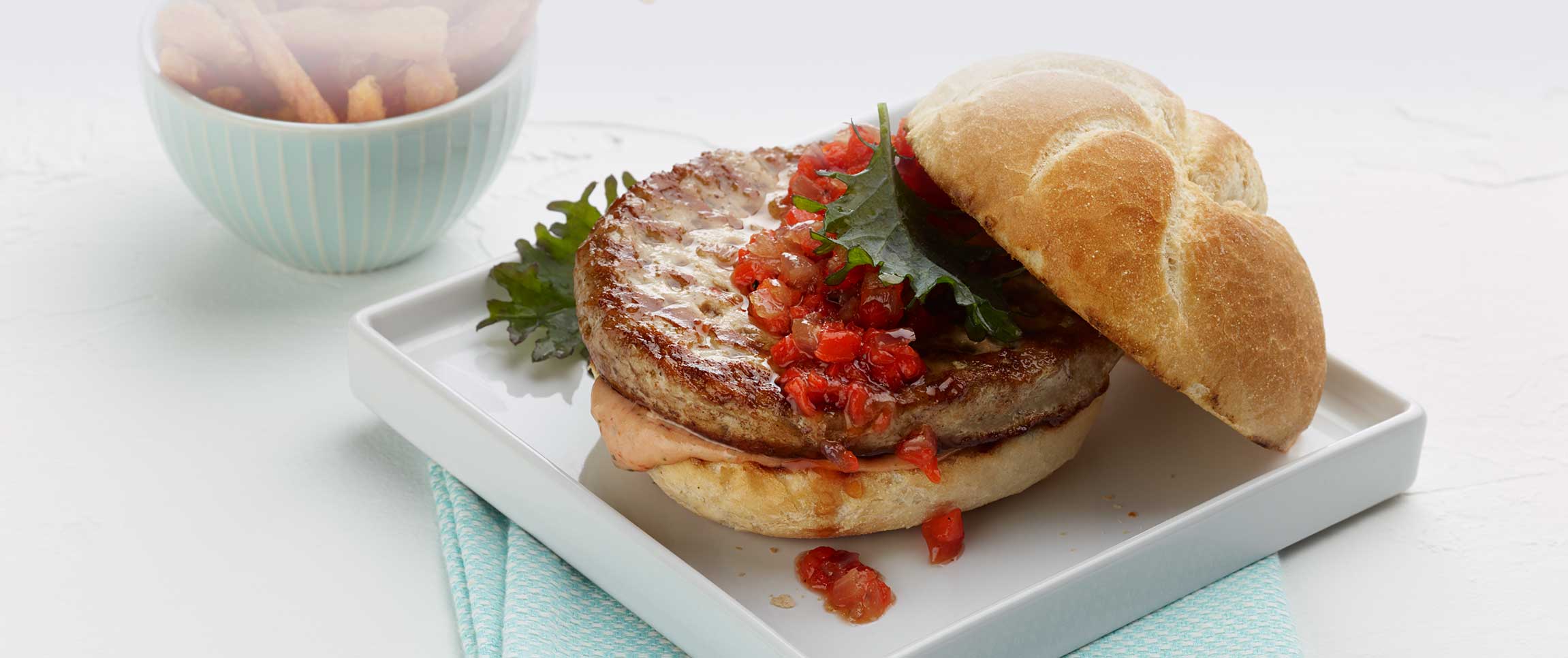 Hero - Full Width/performancefoodservice-Recipes-WhiteTurkeyBurger-HeroFull