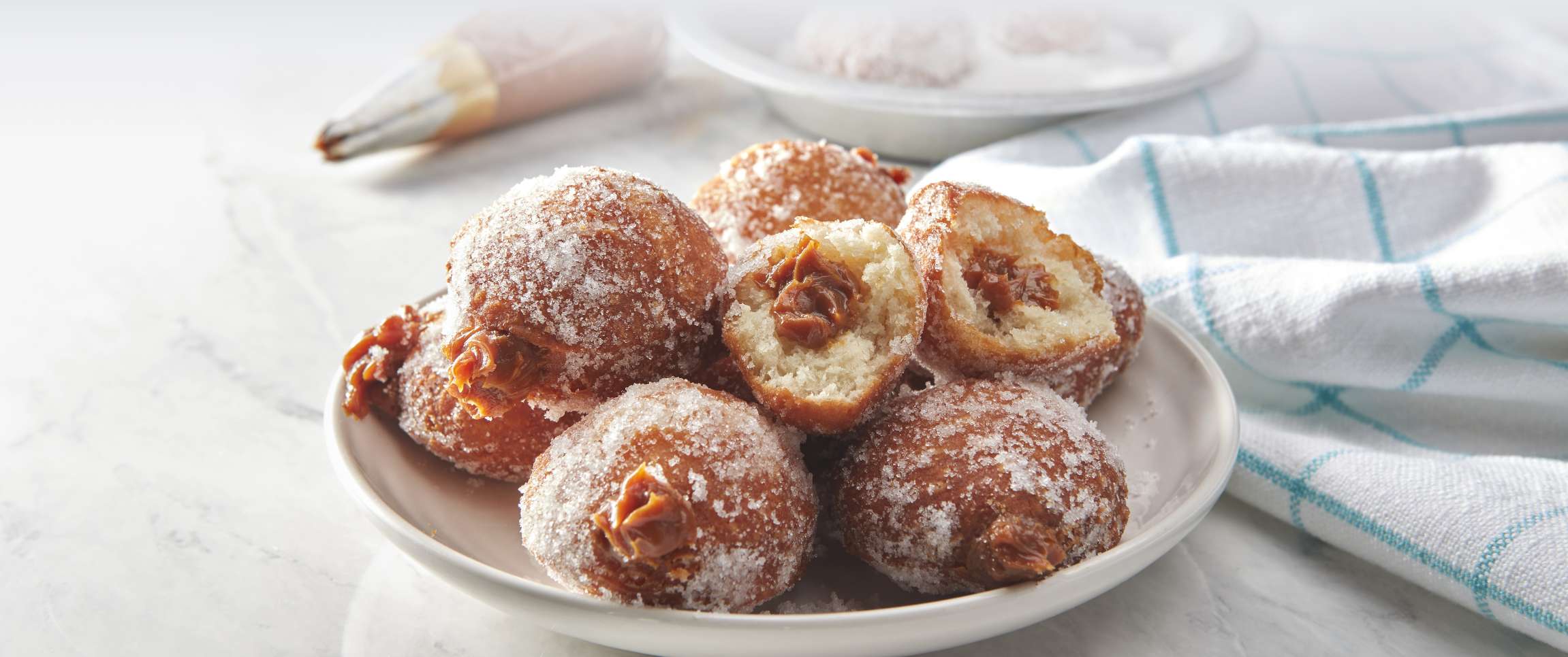 Hero - Full Width/Performancefoodservice-Recipes-Dulce_de_Leche_Biscuit-herofull