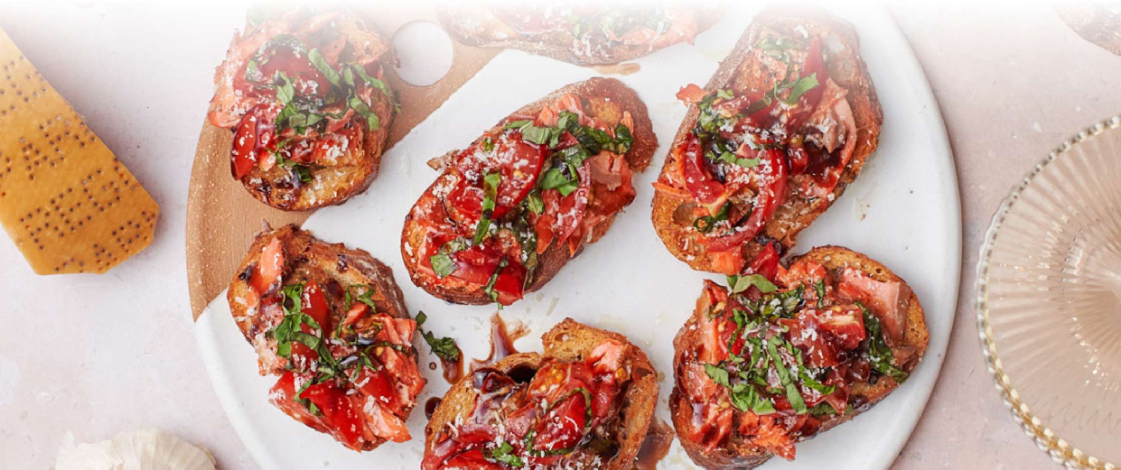 Hero - Full Width/Performancefoodservice-Recipes-Balsamic_Salmon_Bruschetta-herofull