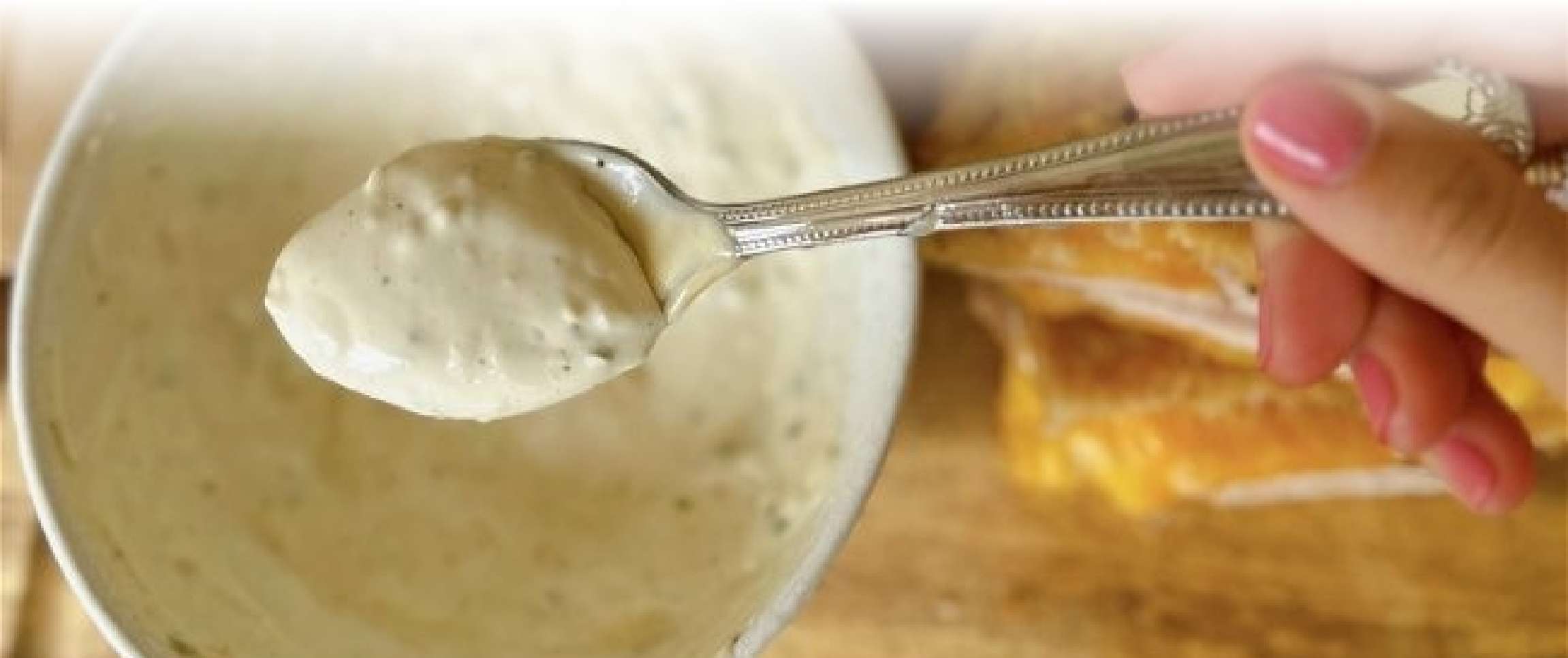 Hero - Full Width/Performancefoodservice-Recipes-Dukes_Gravy_Mayo-herofull