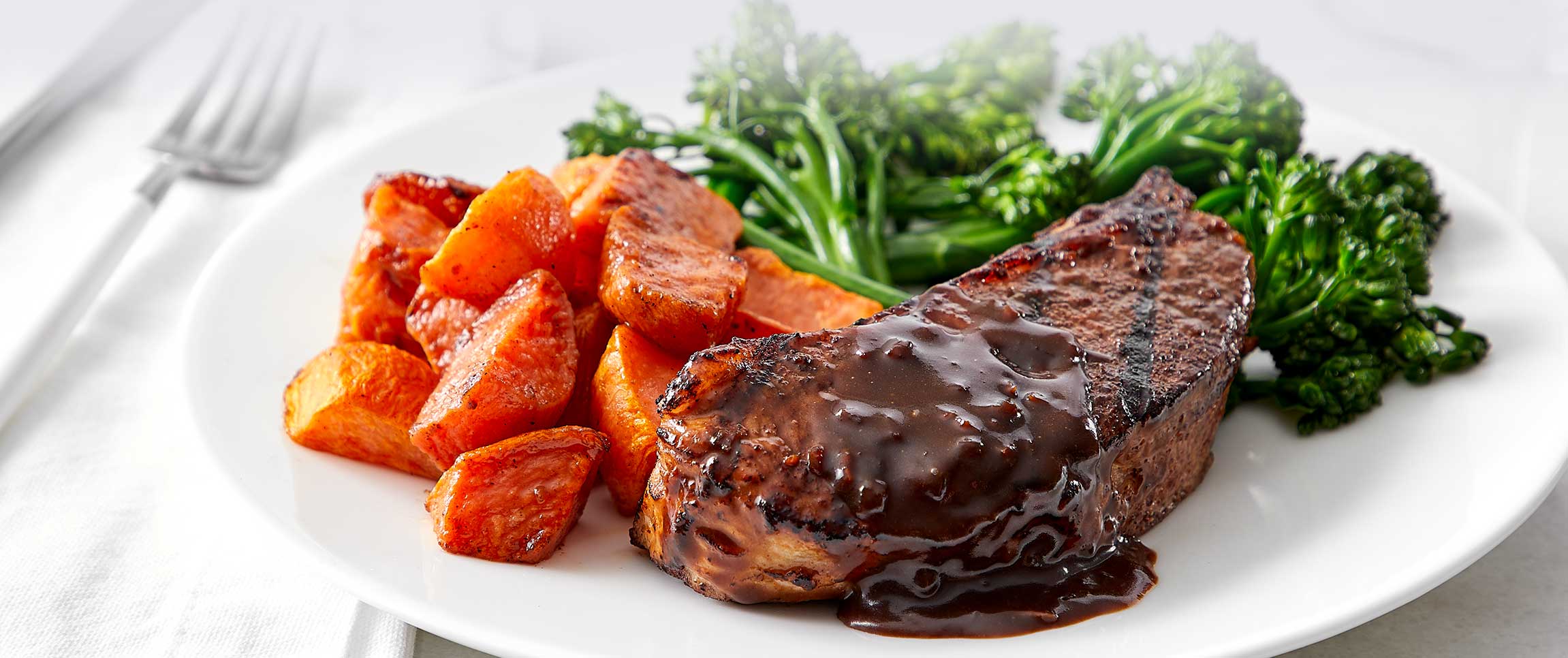Hero - Full Width/performancefoodservie-DishRecipes-VealStripSteaksWStoutGlaze-HeroFull