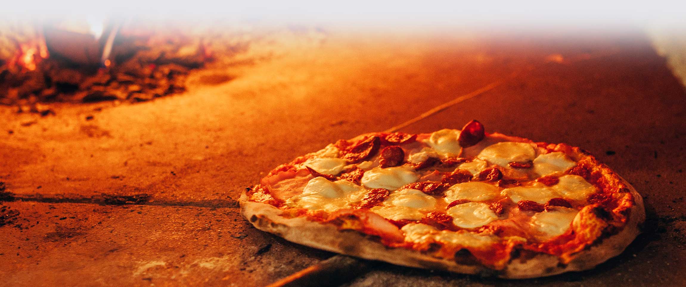Hero - Full Width/performancefoodservice-Recipes-FireRoastedPizza-herofull